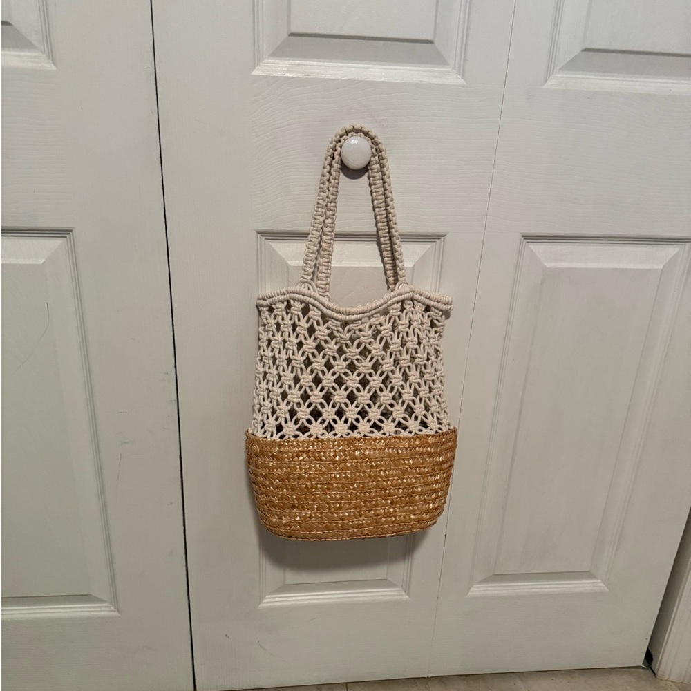Chic Woven Tote Bag in Cream and Tan